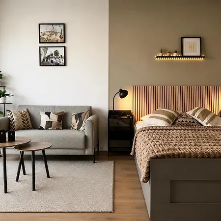 Stylish With Balcony & Parking In Apartment Metz
