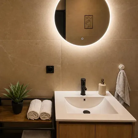 Stylish With Balcony & Parking In Apartment Metz